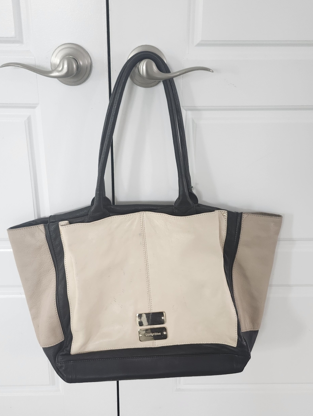 See By Chloe $650 Leather Two-way Large Tote Bag Colorblock Beige/Black